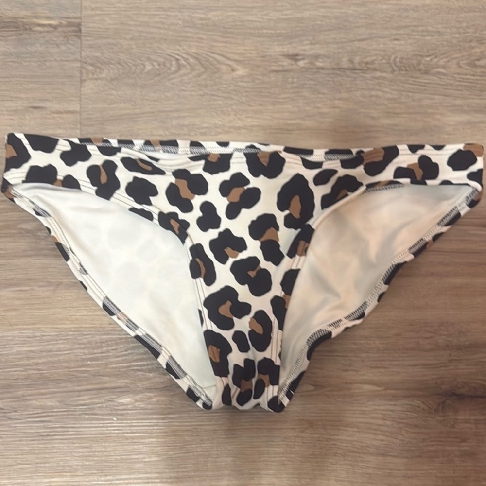 Michael Kors Leopard Print Bikini Bottom Swimsuit Size M worn once
